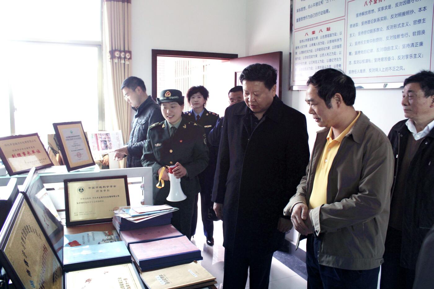 2011年3月，國家工商局總局個體司司長李玉家受中央組織部委托視察公司黨建工作.JPG
