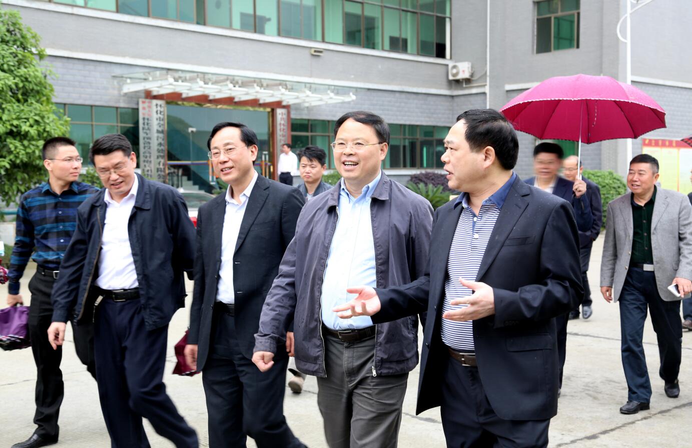 2015年4月，省委常委副省長張劍飛蒞臨公司視察.JPG